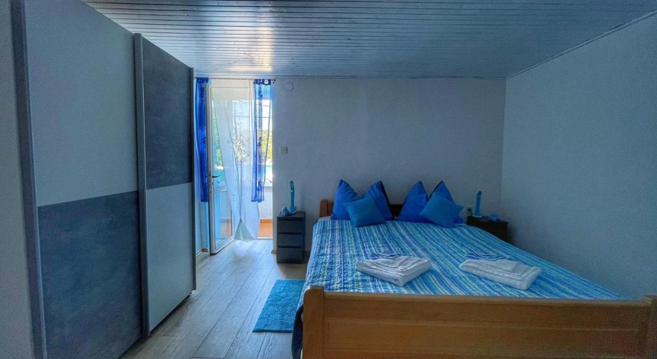Guesthouse Porto Cres Exterior foto